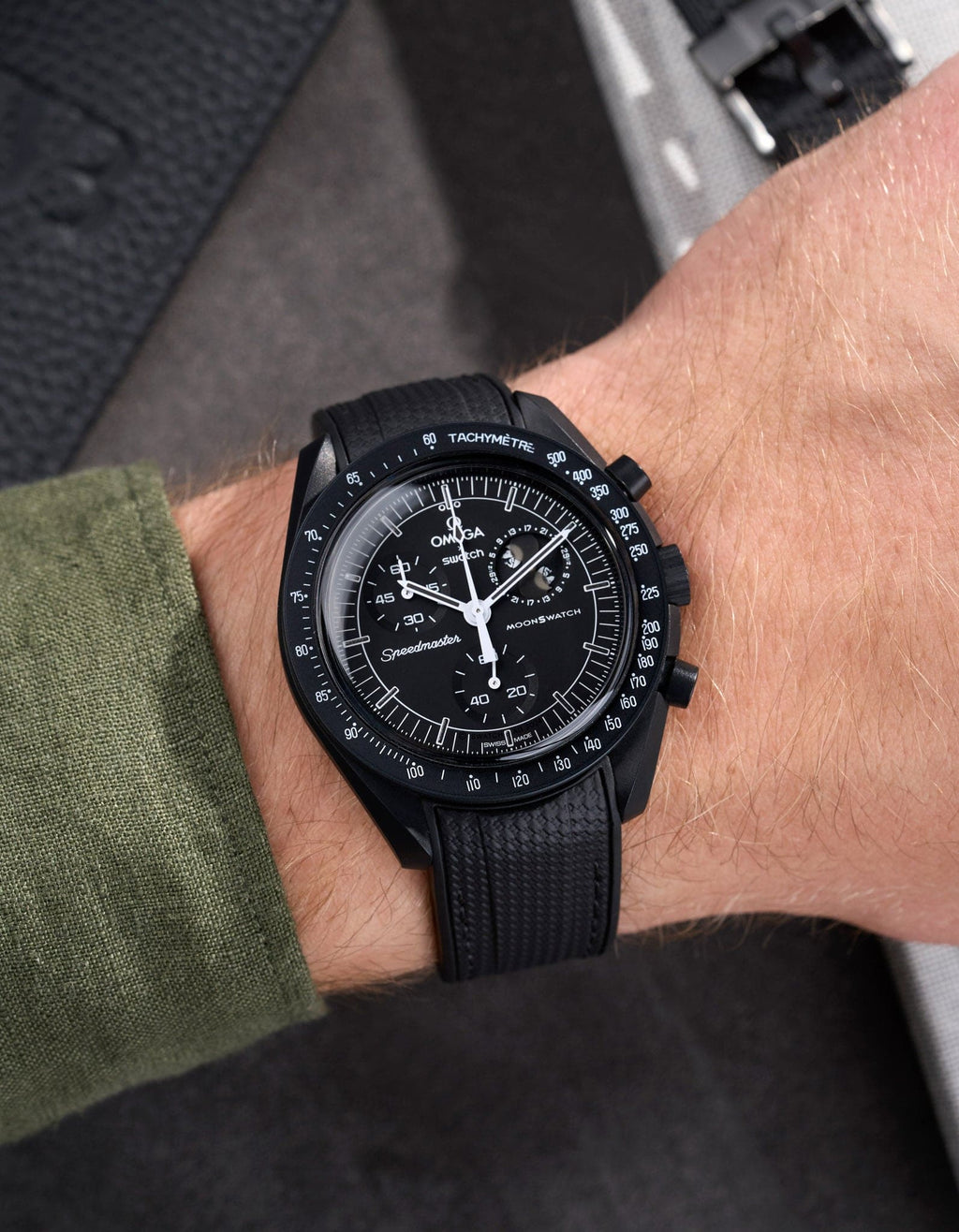 Curved Vertech Rubber Strap - Black - OM Luxury